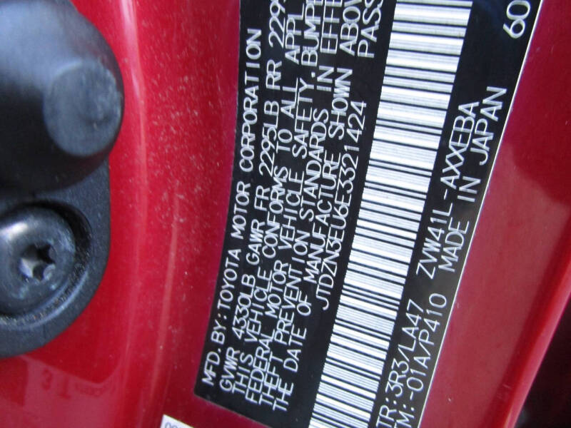 2014 Toyota Prius v Three