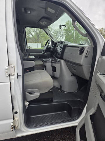 2013 Ford E-Series E-250