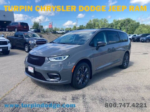 2023 Chrysler Pacifica for sale at Turpin Chrysler Dodge Jeep Ram in Dubuque IA