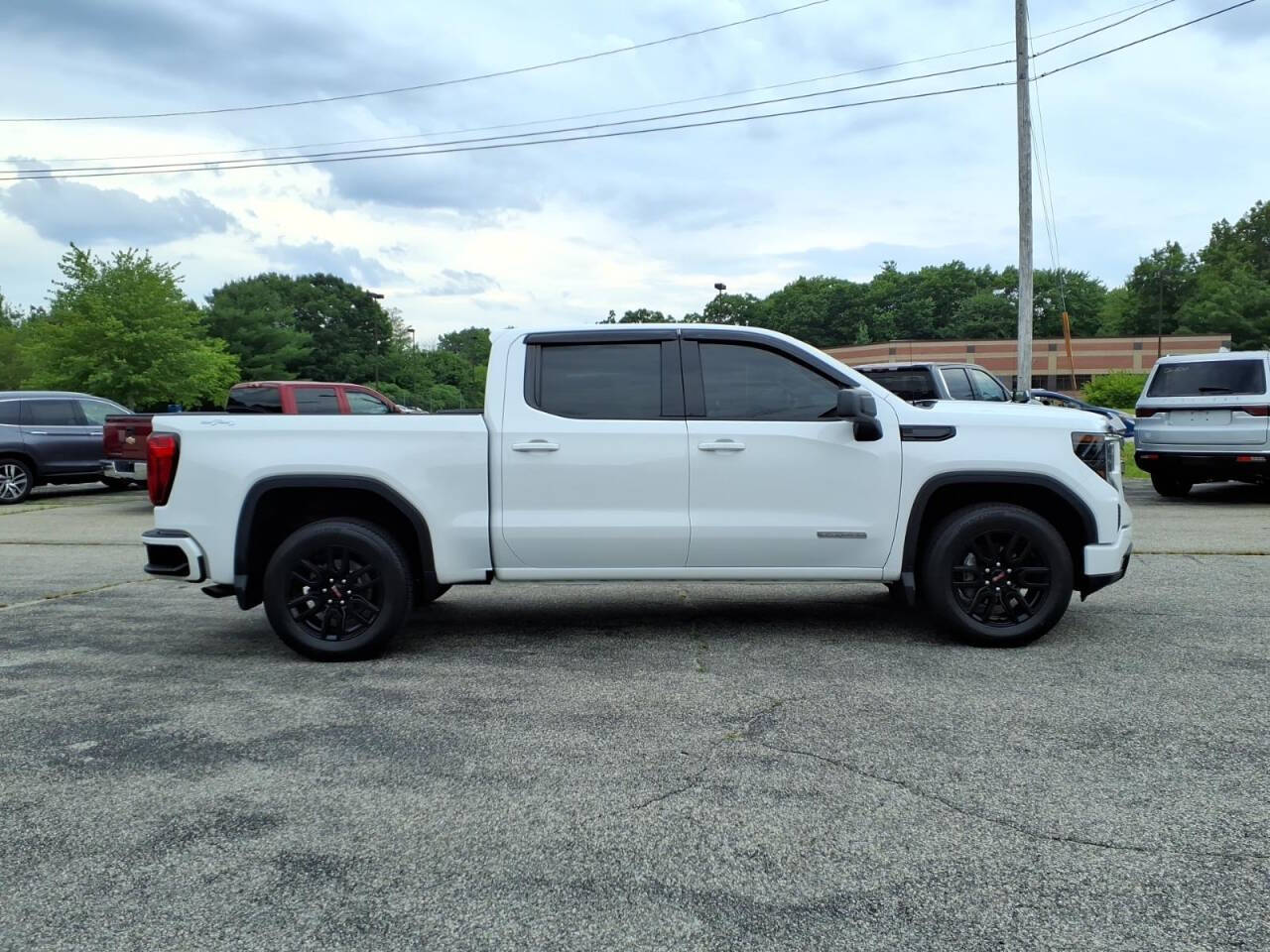 White 2023 GMC Sierra 1500 Elevation 2