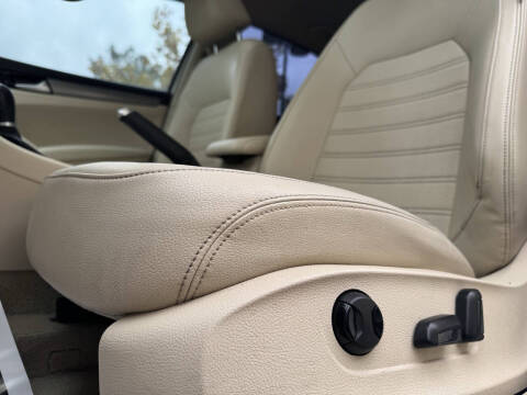 2015 Volkswagen Passat 1.8T SE