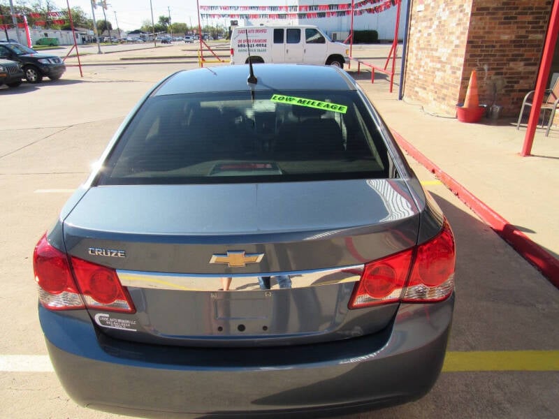 2012 Chevrolet Cruze LS photo 14