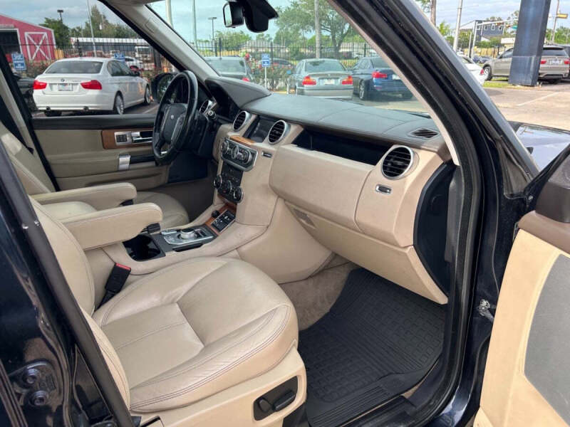 2016 Land Rover LR4 HSE LUX