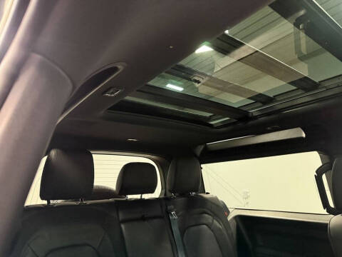 2024 Land Rover Defender 90 P400 X-Dynamic SE