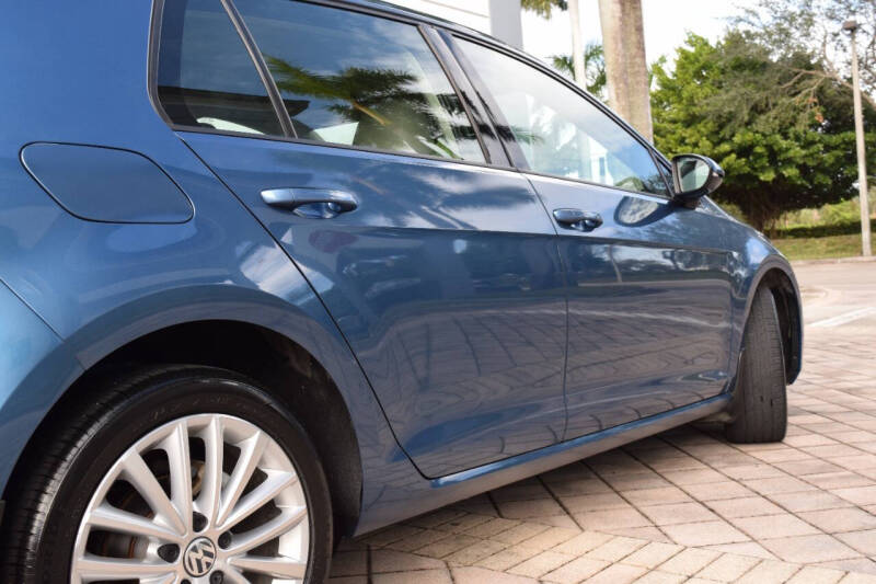 2015 Volkswagen Golf TDI SE