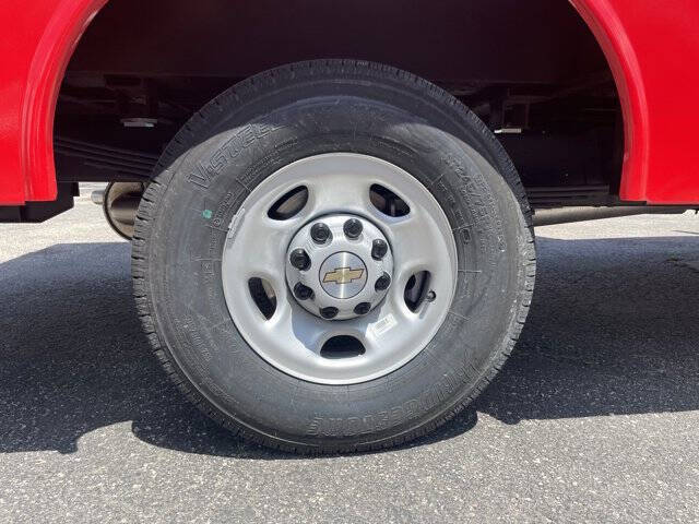 2025 Chevrolet Express 3500
