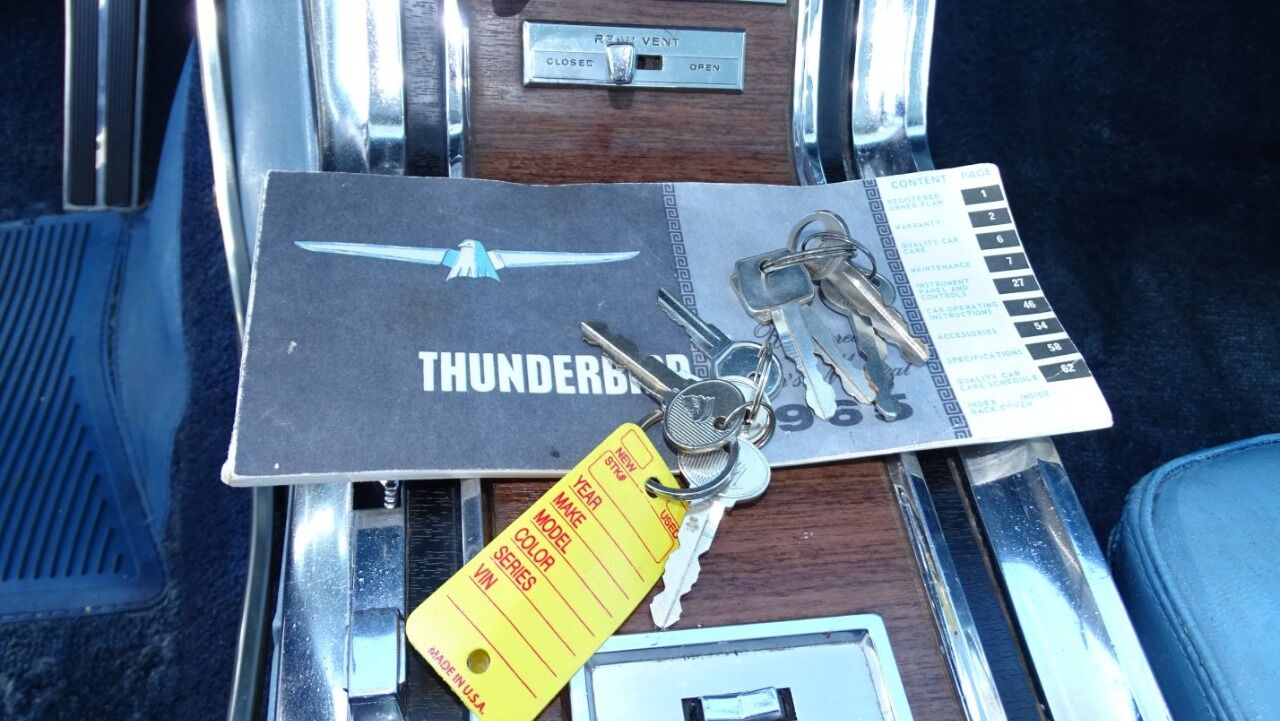 1965 Ford Thunderbird 47