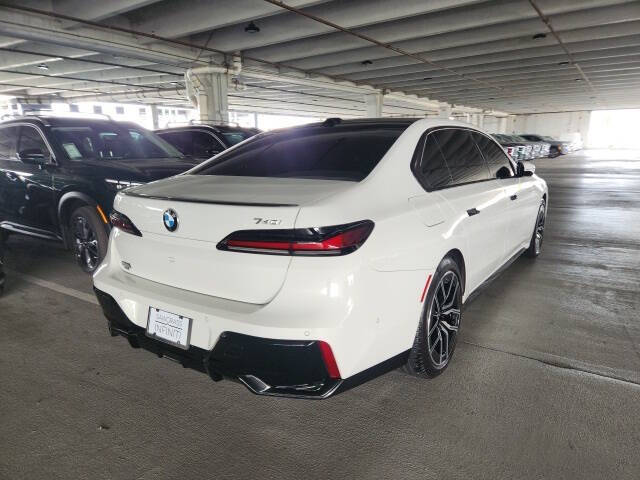 2023 BMW 7 Series 740i