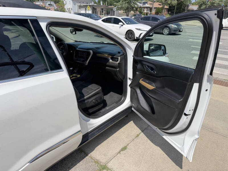 2017 GMC Acadia Denali