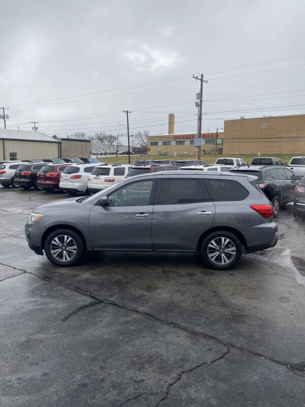 2017 Nissan Pathfinder SV