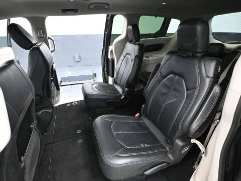 2020 Chrysler Pacifica Touring L