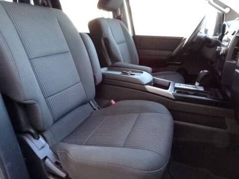 2014 Nissan Titan SV