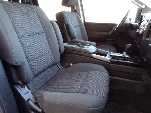 2014 Nissan Titan SV