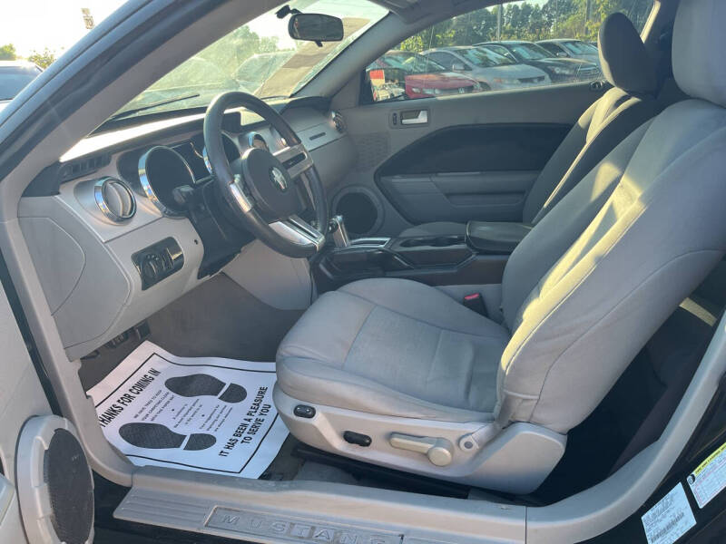 2006 Ford Mustang V6 Standard