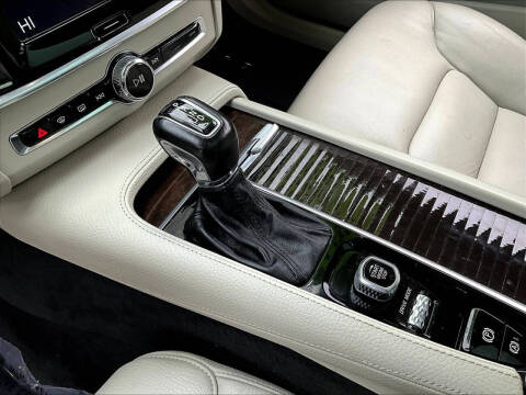 2018 Volvo S90 T5 Momentum