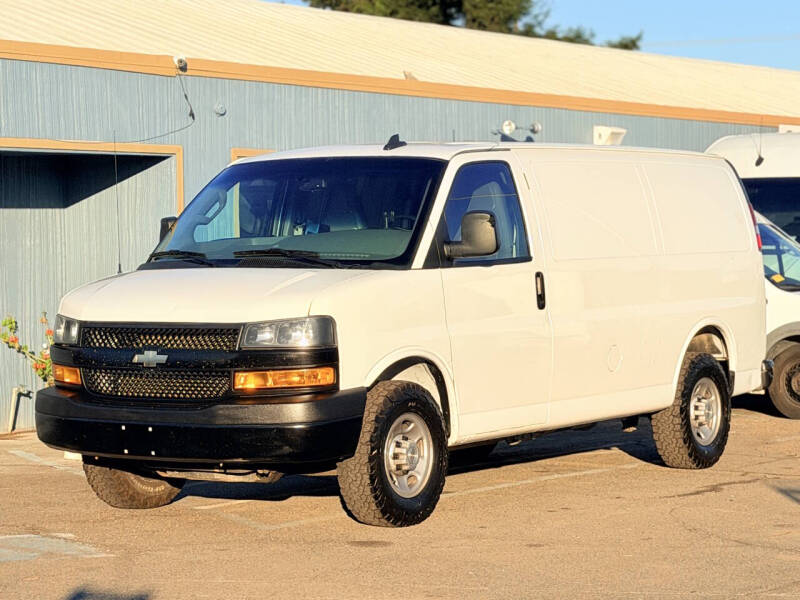 2023 Chevrolet Express Cargo Work Van's photo
