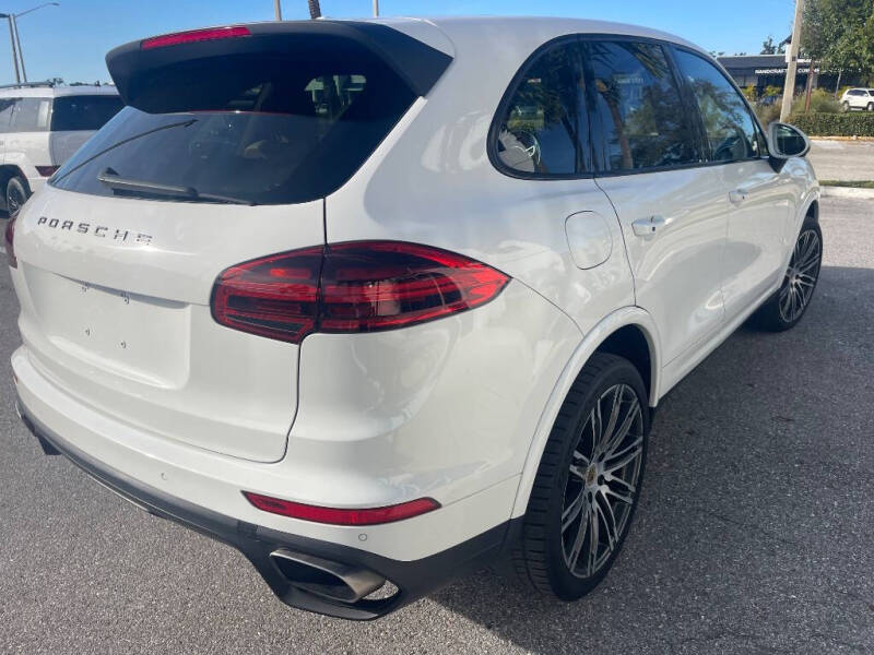2018 Porsche Cayenne Platinum Edition