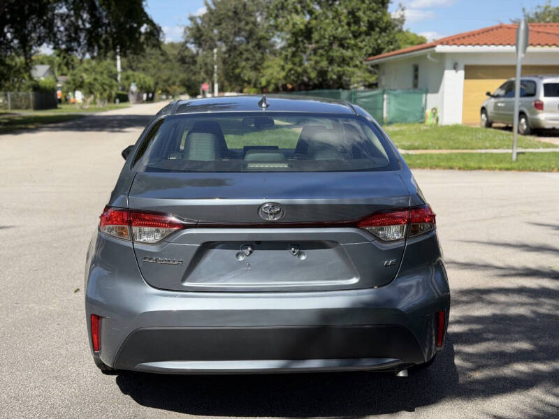 2022 Toyota Corolla LE