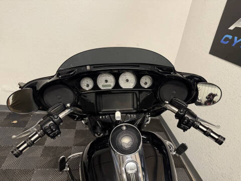 2017 Harley-Davidson STREET GLIDE SP