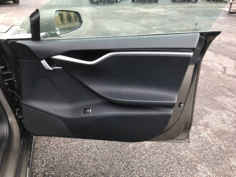 2015 Tesla Model S 70D