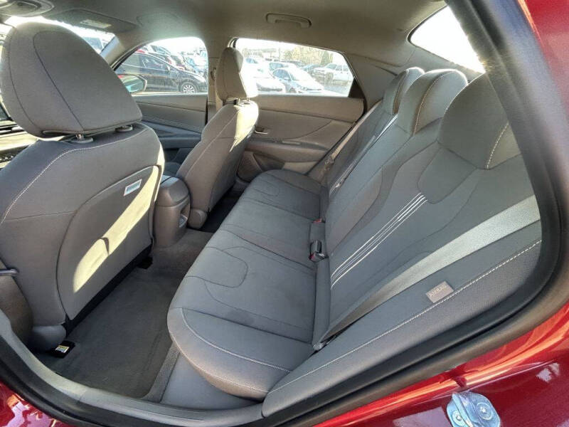 2025 Hyundai Elantra SEL Sport