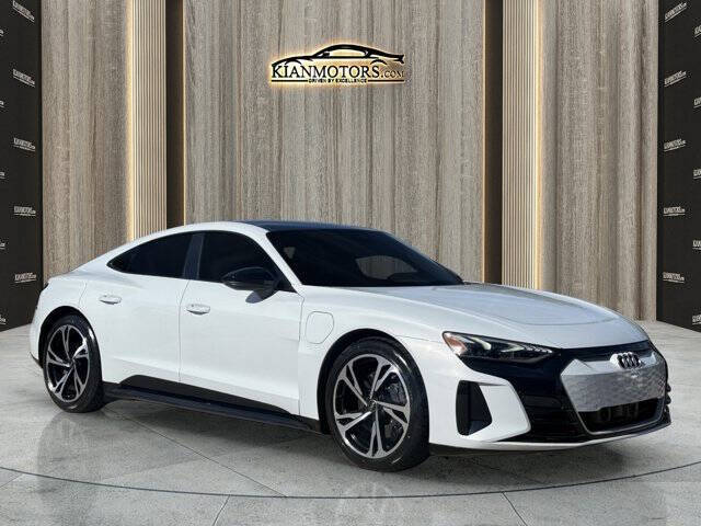 2024 Audi e-tron GT quattro Premium Plus