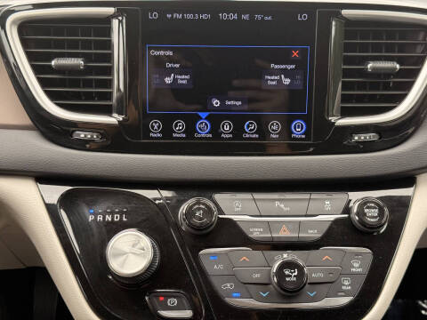 2017 Chrysler Pacifica Touring-L