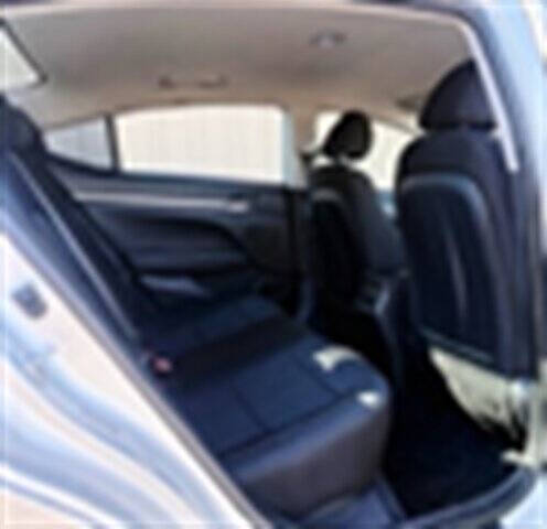 2018 Hyundai Elantra SE