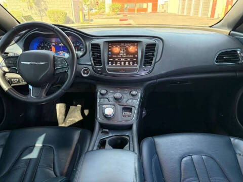 2015 Chrysler 200 S