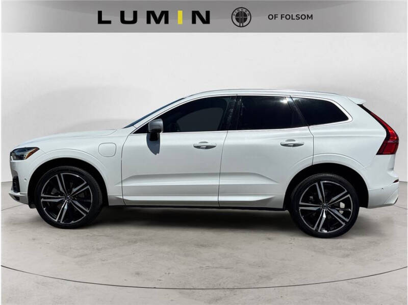 2019 Volvo XC60 T8 eAWD R-Design