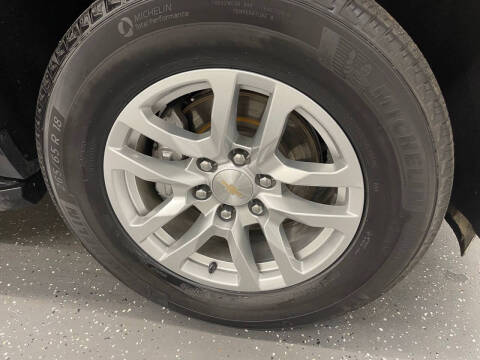 2024 Chevrolet Suburban LT