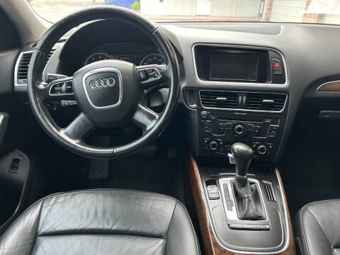 2011 Audi Q5 2.0T quattro Premium