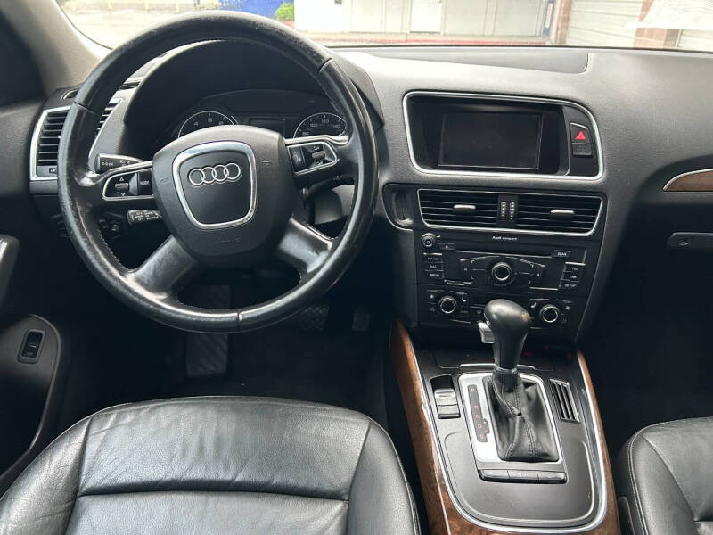 2011 Audi Q5 2.0T quattro Premium