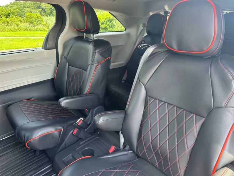 2024 Toyota Sienna LE 8-Passenger