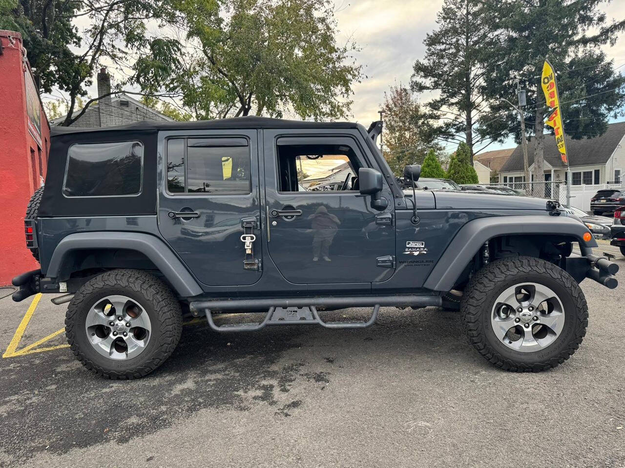 2016 Jeep Wrangler Unlimited Sahara photo 11