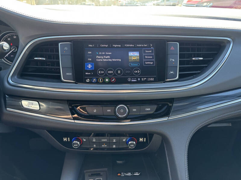 2023 Buick Enclave Essence