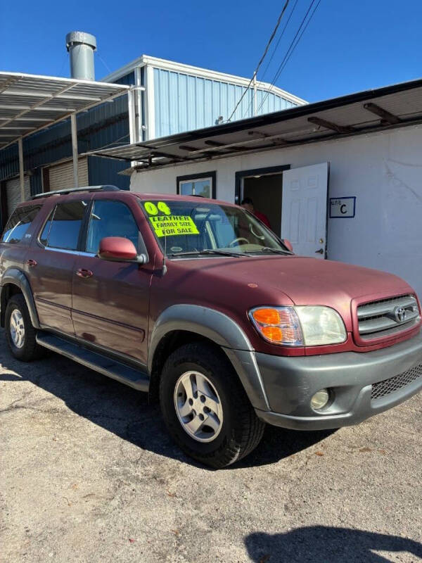 2004 Toyota Sequoia SR5