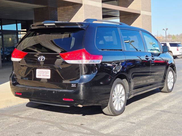 2014 Toyota Sienna XLE 7-Passenger