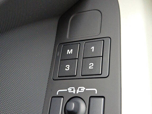 2024 Land Rover Defender 110 P300 S