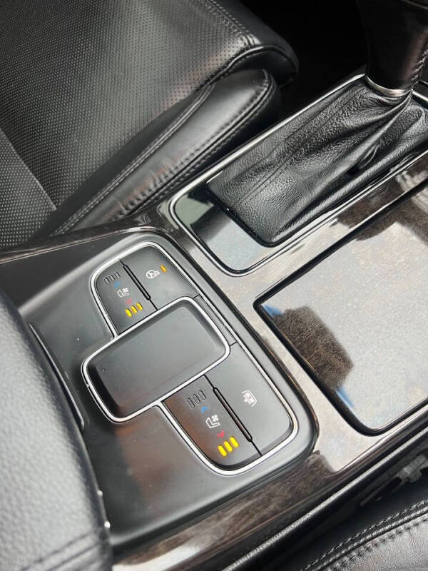 2014 Kia Cadenza Premium