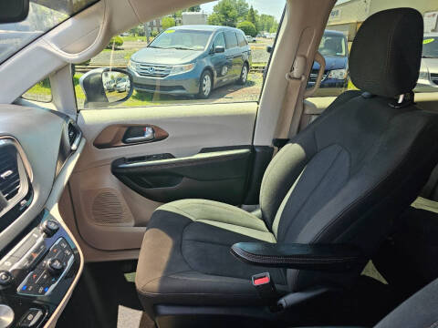 2017 Chrysler Pacifica LX