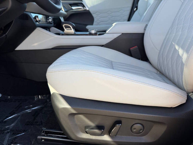 2026 Mitsubishi Outlander SEL