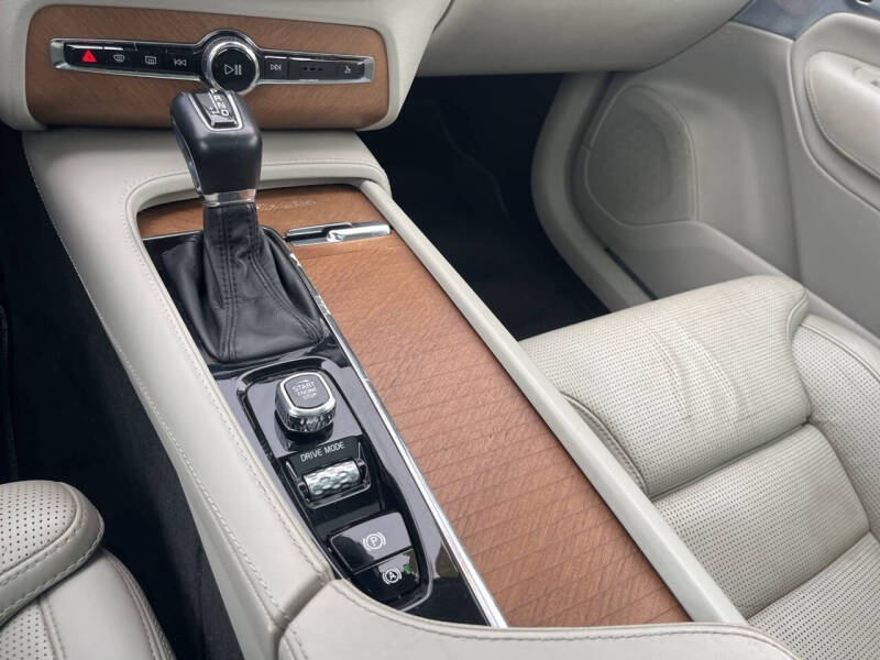 2018 Volvo XC90 T6 Inscription