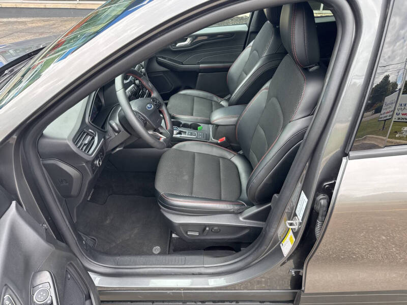 2025 Ford Escape ST-Line Select