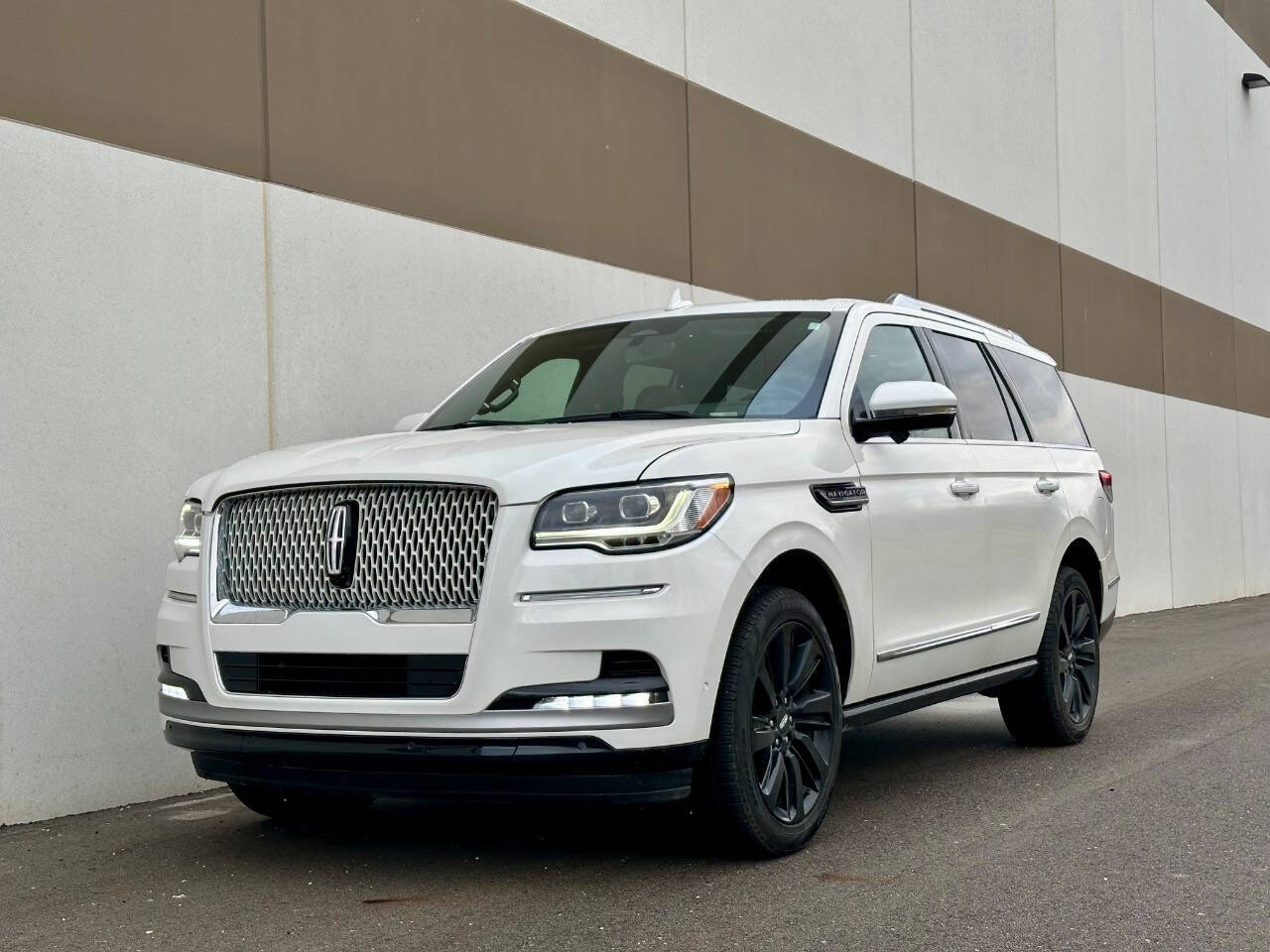 2024 Lincoln Navigator for sale at Phoenix Motor Co in Romulus, MI