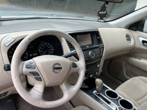 2013 Nissan Pathfinder SV