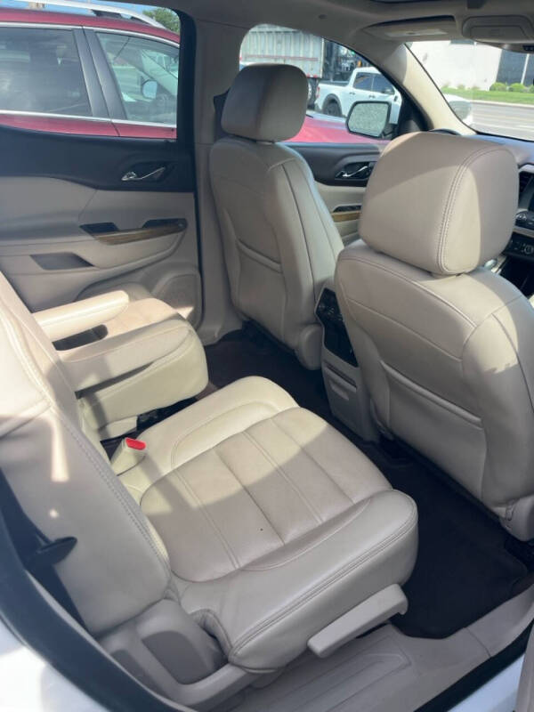 2017 GMC Acadia Denali