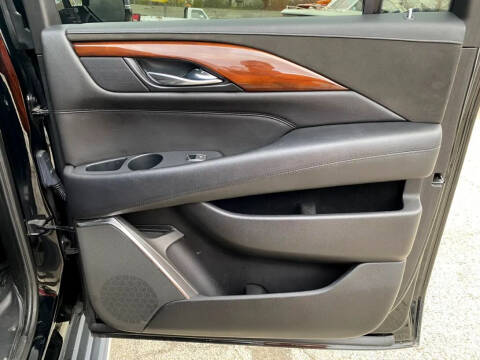 2018 Cadillac Escalade ESV Luxury