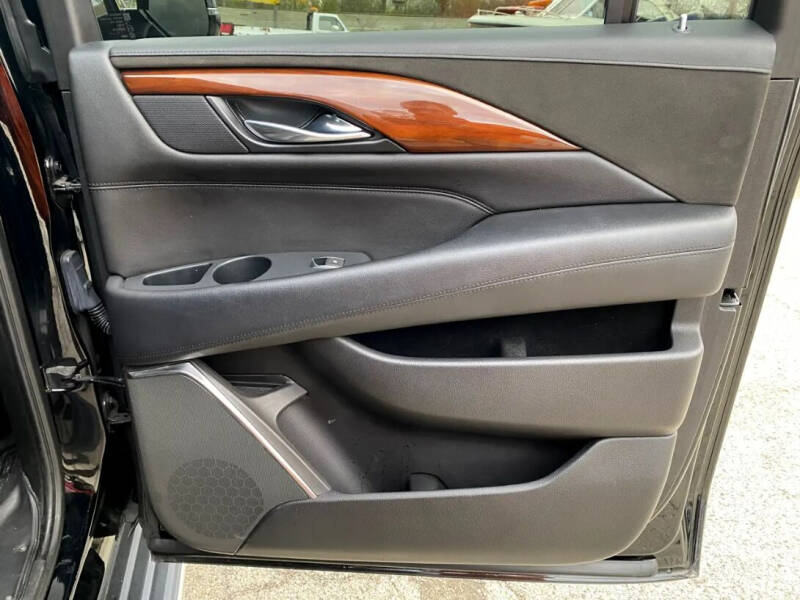 2018 Cadillac Escalade ESV Luxury