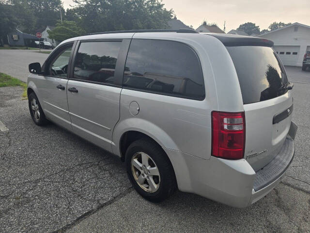 2008 Dodge Grand Caravan for sale at QUEENSGATE AUTO SALES in York, PA